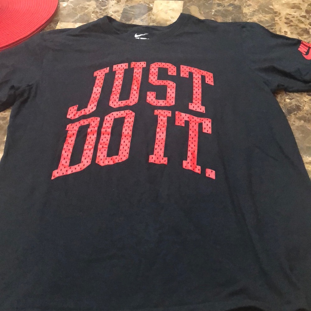 Men’s Nike t-shirt